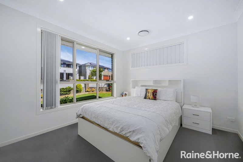 Photo - 24 Stevens Drive, Oran Park NSW 2570 - Image 4