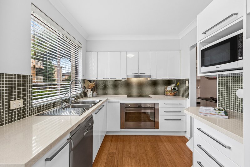 Photo - 2/4 Stuart Street, Collaroy NSW 2097 - Image 3