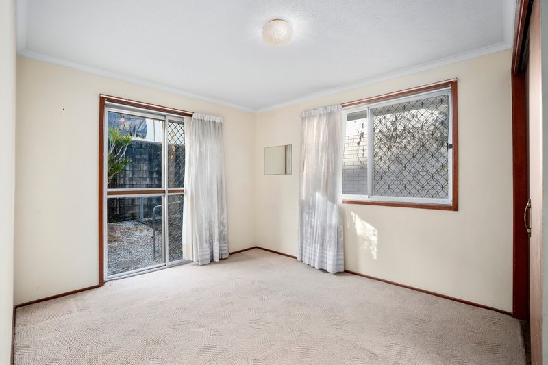 Photo - 24 Sturt Street, Molendinar QLD 4214 - Image 7