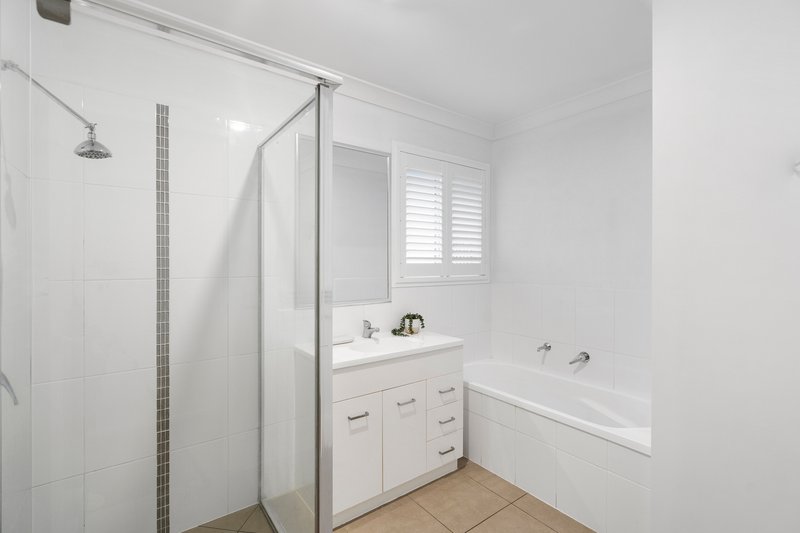 Photo - 24 Summit Parade, Bahrs Scrub QLD 4207 - Image 11