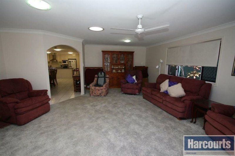 Photo - 24 Sunderland Dr , Banksia Beach QLD 4507 - Image 4