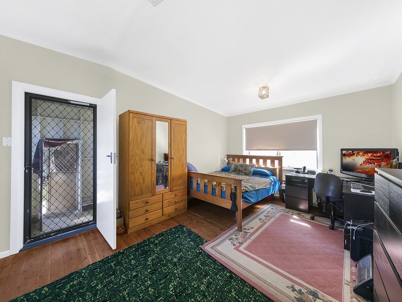 Photo - 24 Sunrise Avenue, Budgewoi NSW 2262 - Image 6