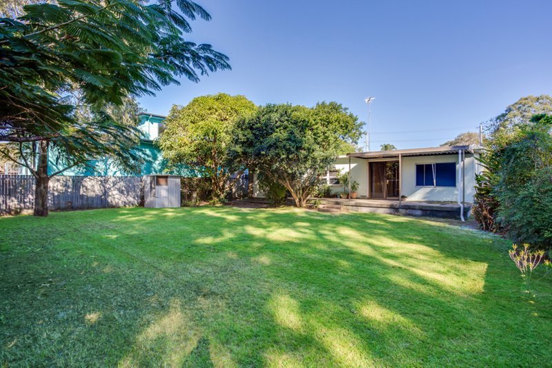 Photo - 24 Sunshine Ave , Tweed Heads South NSW 2486 - Image 6