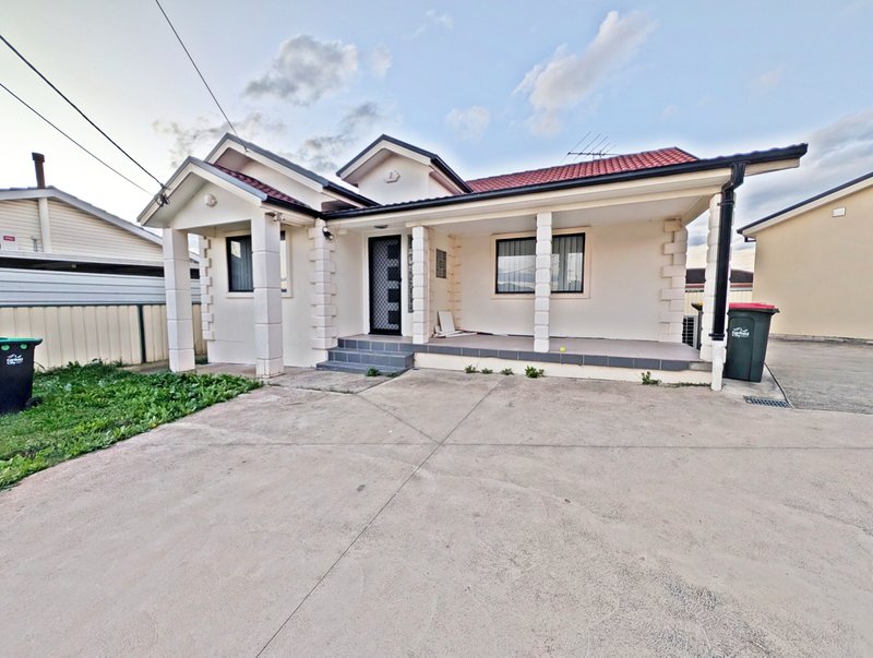 Photo - 24 Sutherland Street, Canley Heights NSW 2166 - Image 2