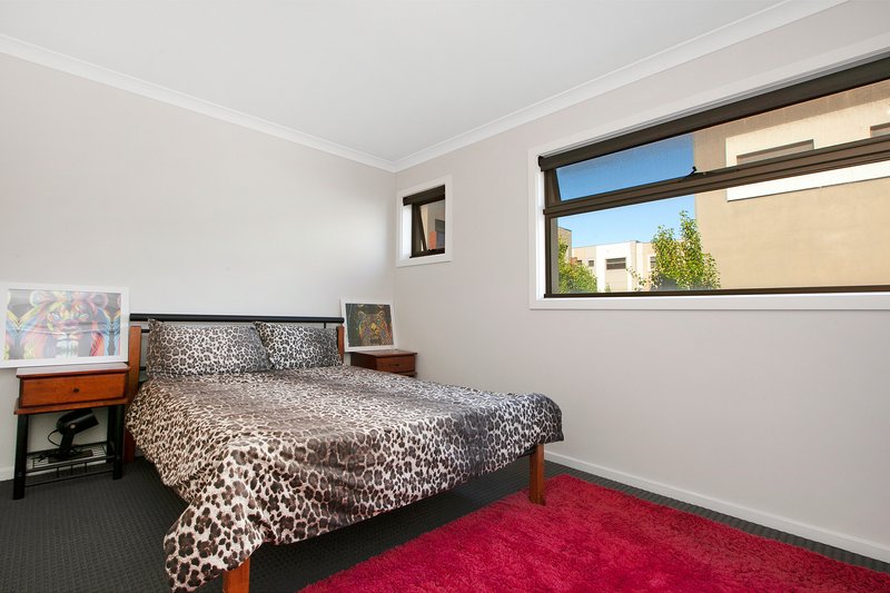 Photo - 24 Swagman Walk, Wollert VIC 3750 - Image 7