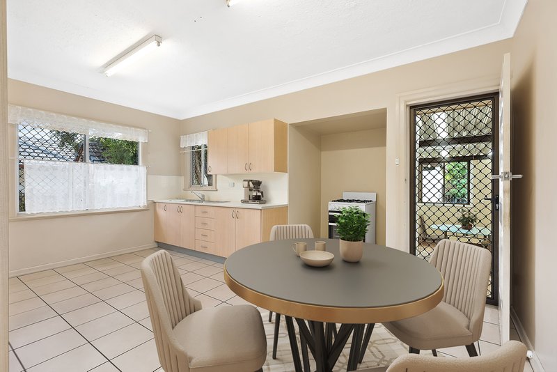 Photo - 24 Tamarind Street, Inala QLD 4077 - Image 4