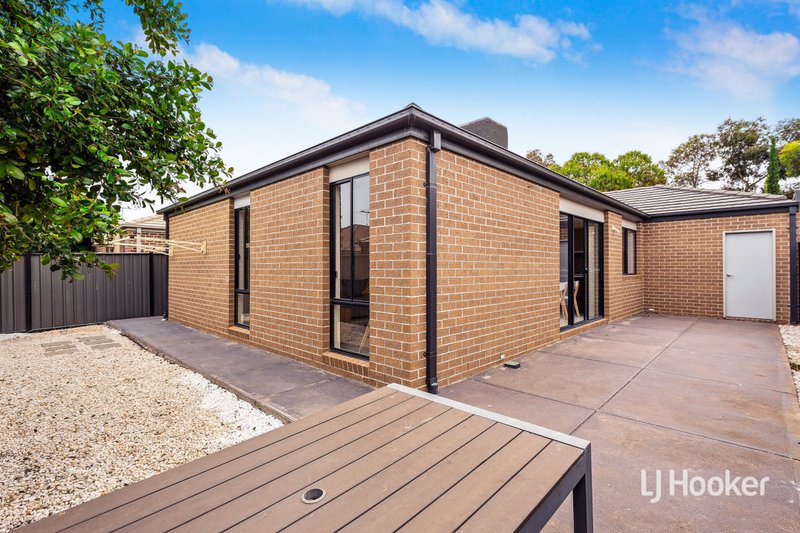 Photo - 24 Tanner Mews, Point Cook VIC 3030 - Image 11