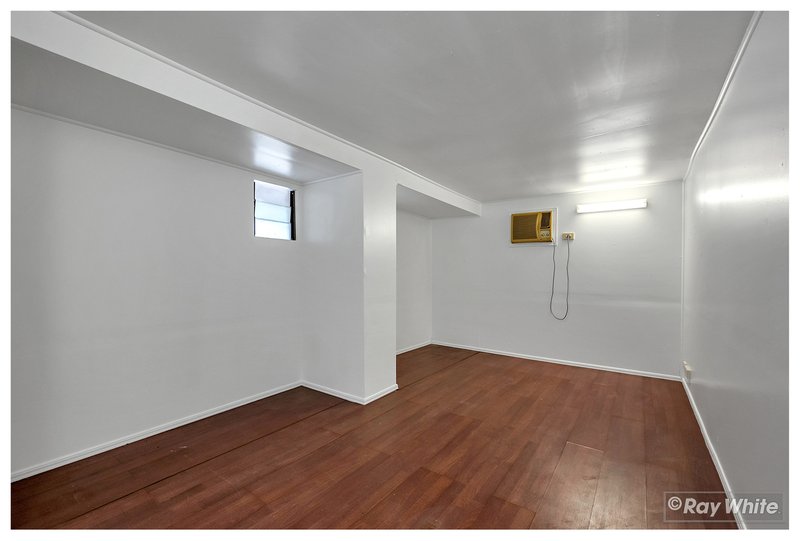 Photo - 24 Thackeray Street, Park Avenue QLD 4701 - Image 25