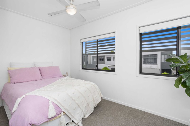 Photo - 24 The Gardenway , Robina QLD 4226 - Image 12