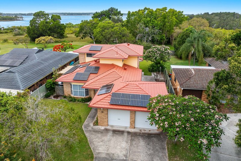 24 The Peninsula , Yamba NSW 2464