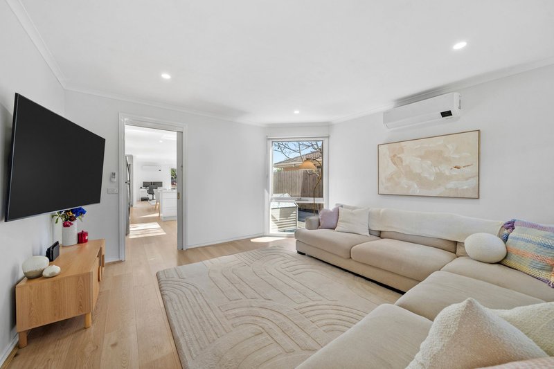 Photo - 24 Theodore Terrace, Berwick VIC 3806 - Image 2