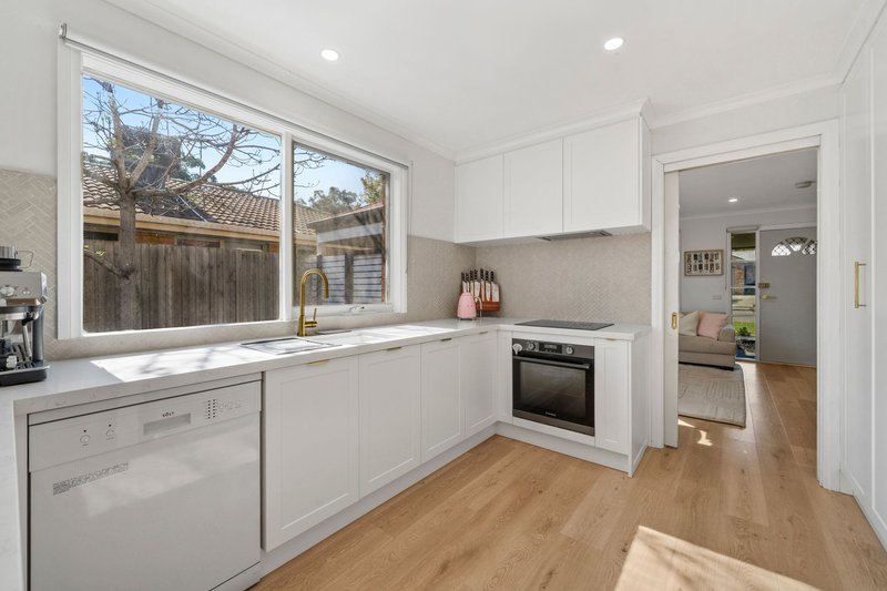 Photo - 24 Theodore Terrace, Berwick VIC 3806 - Image 5