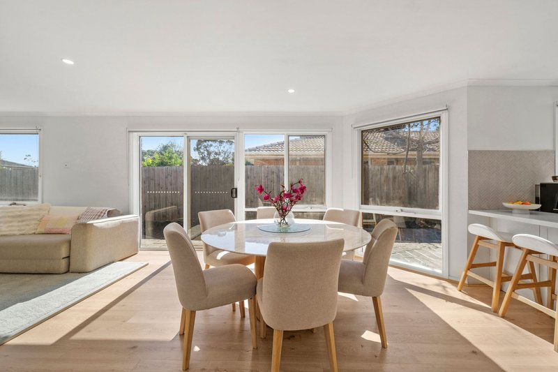 Photo - 24 Theodore Terrace, Berwick VIC 3806 - Image 7