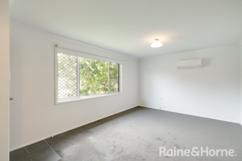 Photo - 2/4 Third Street, Cardiff South NSW 2285 - Image 4