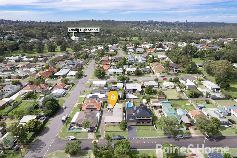 Photo - 2/4 Third Street, Cardiff South NSW 2285 - Image 13