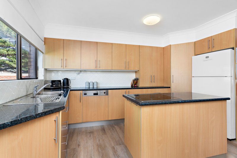 Photo - 2/4 Tingira Crescent, Kiama NSW 2533 - Image 5