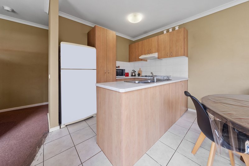 Photo - 24 Tintern Loop, Hillside VIC 3037 - Image 2