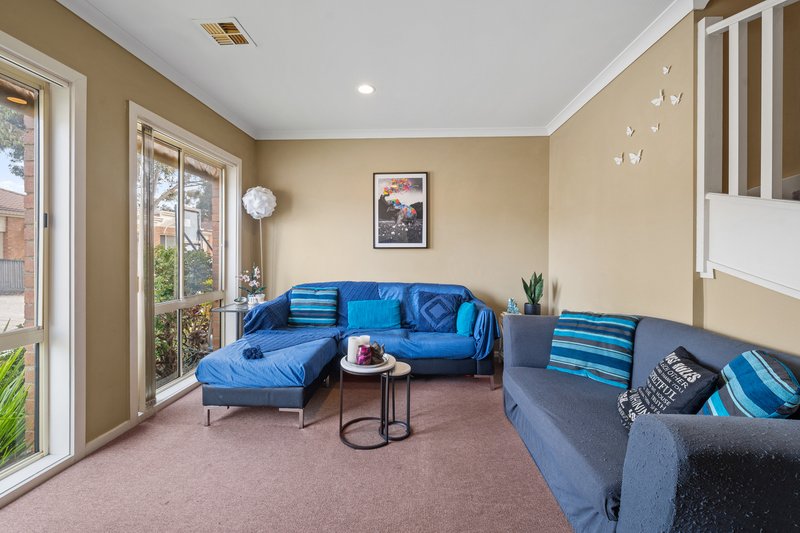 Photo - 24 Tintern Loop, Hillside VIC 3037 - Image 6