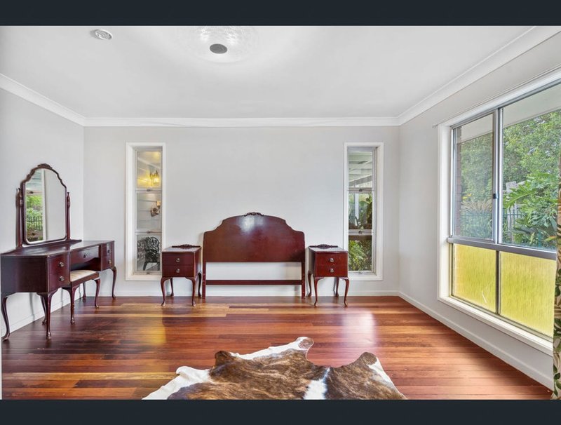 Photo - 24 Tonlegee Street, Ferny Grove QLD 4055 - Image 4