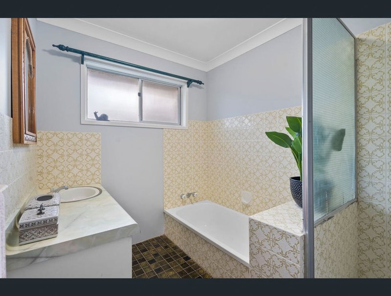 Photo - 24 Tonlegee Street, Ferny Grove QLD 4055 - Image 12