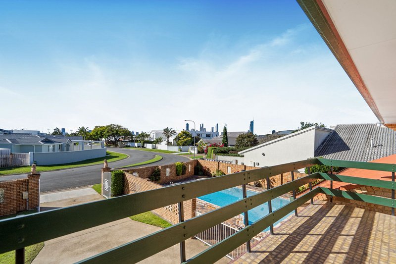 Photo - 24 Tosti Street, Sorrento QLD 4217 - Image 8