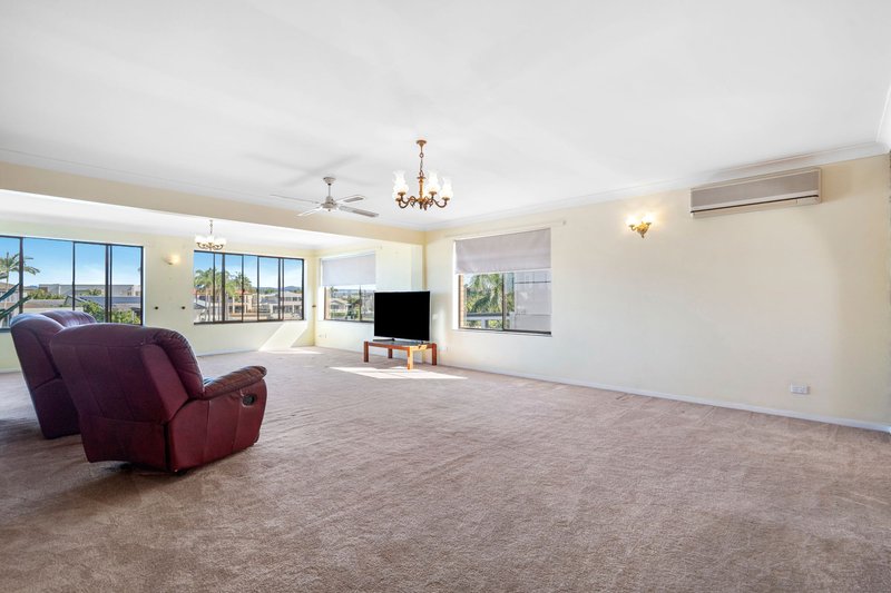Photo - 24 Tosti Street, Sorrento QLD 4217 - Image 9