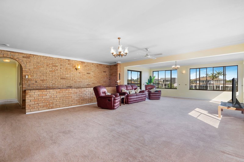 Photo - 24 Tosti Street, Sorrento QLD 4217 - Image 10