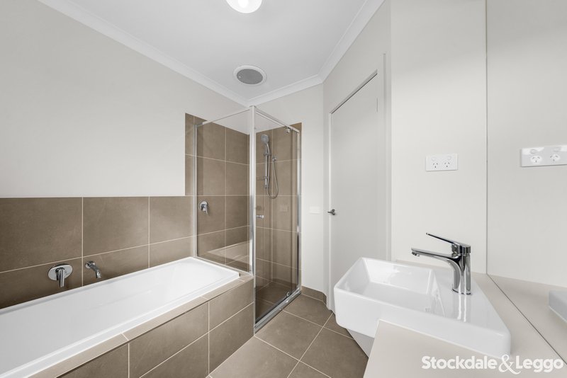 Photo - 24 Tottori Road, Truganina VIC 3029 - Image 12