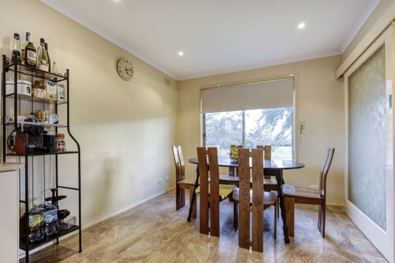 Photo - 24 Tracey Street, Reservoir VIC 3073 - Image 3