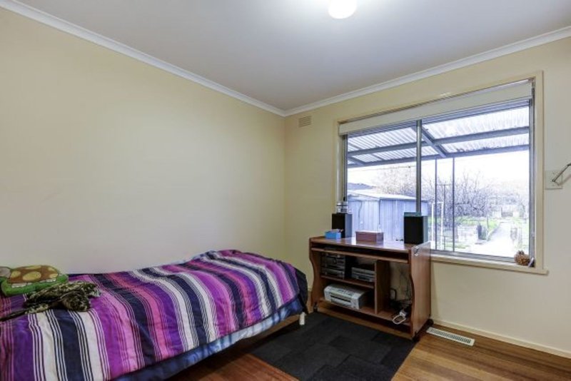 Photo - 24 Tracey Street, Reservoir VIC 3073 - Image 5