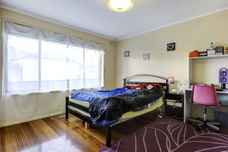 Photo - 24 Tracey Street, Reservoir VIC 3073 - Image 6