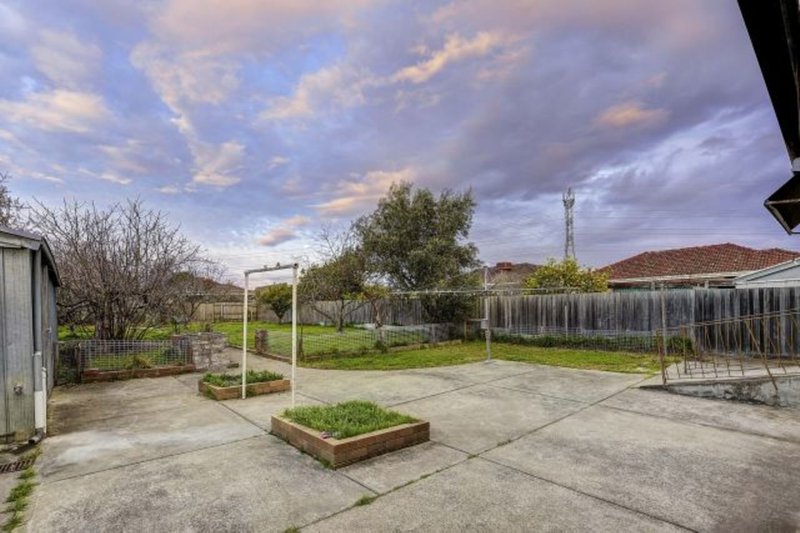 Photo - 24 Tracey Street, Reservoir VIC 3073 - Image 9