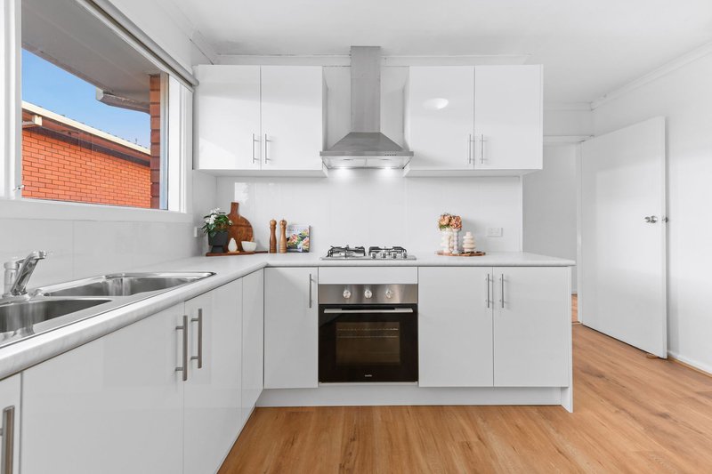 Photo - 2/4 Trainor Court, Noble Park VIC 3174 - Image 4