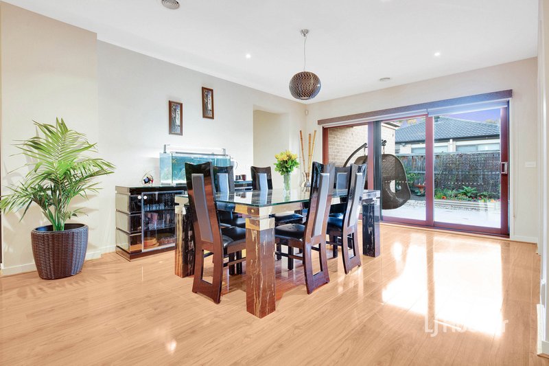 Photo - 24 Trimotor Road, Point Cook VIC 3030 - Image 7