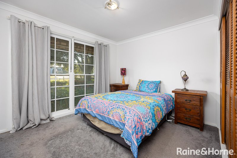 Photo - 24 Truman Avenue, Tolland NSW 2650 - Image 5