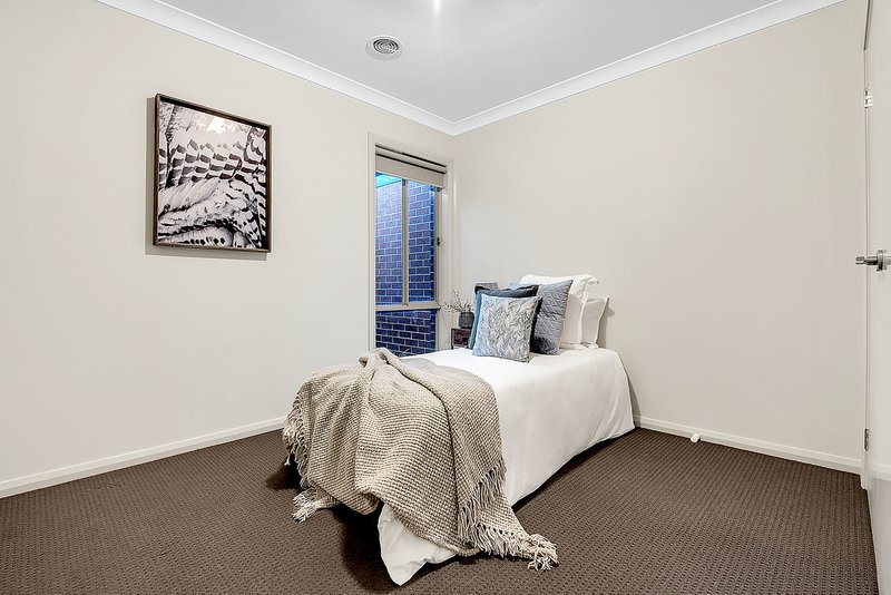 Photo - 24 Turion Drive, Mickleham VIC 3064 - Image 11