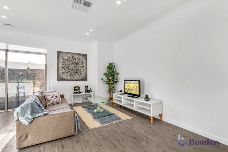 Photo - 24 Turmeric Avenue, Mickleham VIC 3064 - Image 6