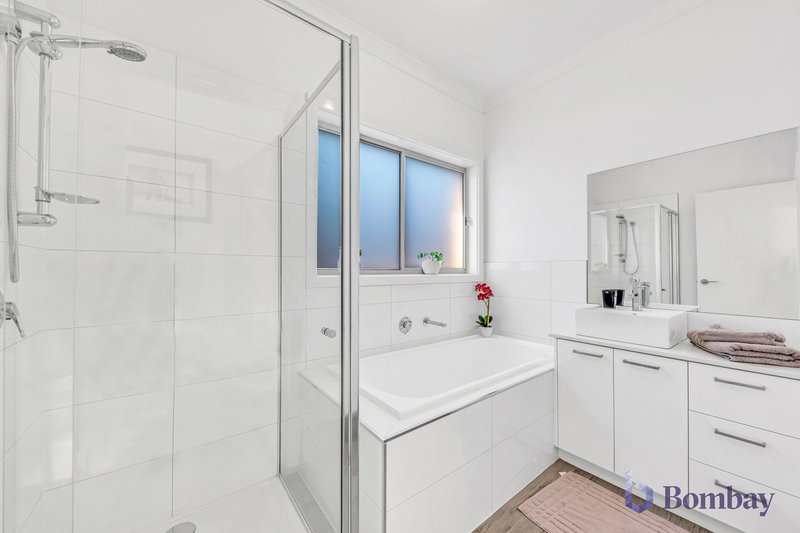 Photo - 24 Turmeric Avenue, Mickleham VIC 3064 - Image 11