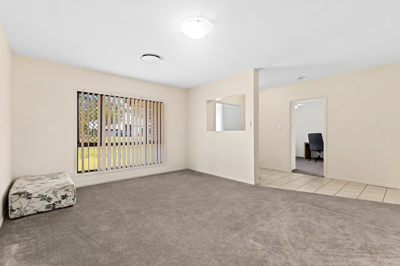 Photo - 24 Turrbal Street, Bellbowrie QLD 4070 - Image 5