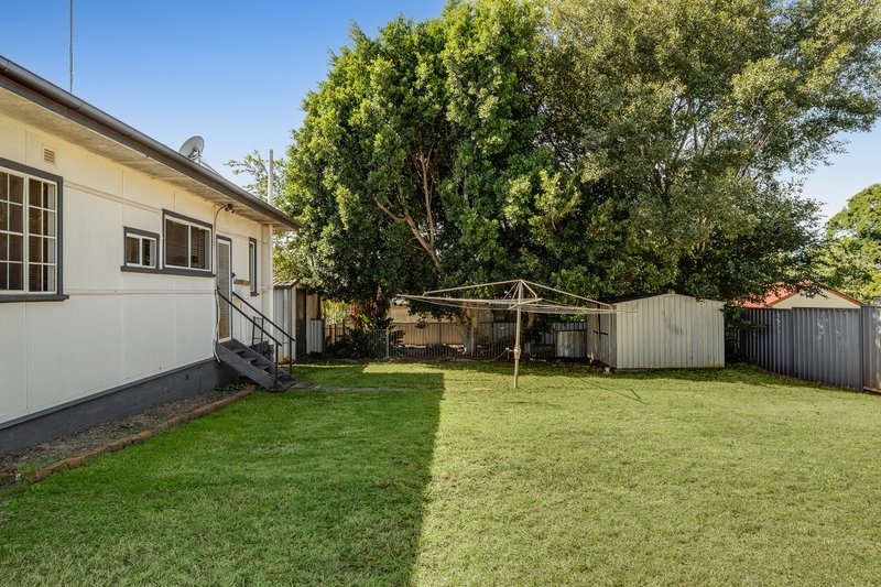 Photo - 24 Vacy Street, Newtown QLD 4350 - Image 12