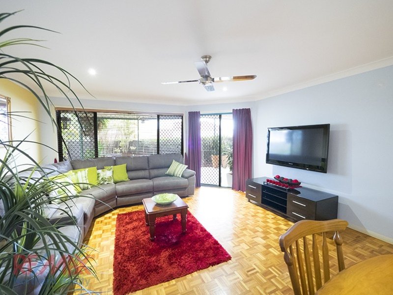 Photo - 24 Valencia Court, Eatons Hill QLD 4037 - Image 5