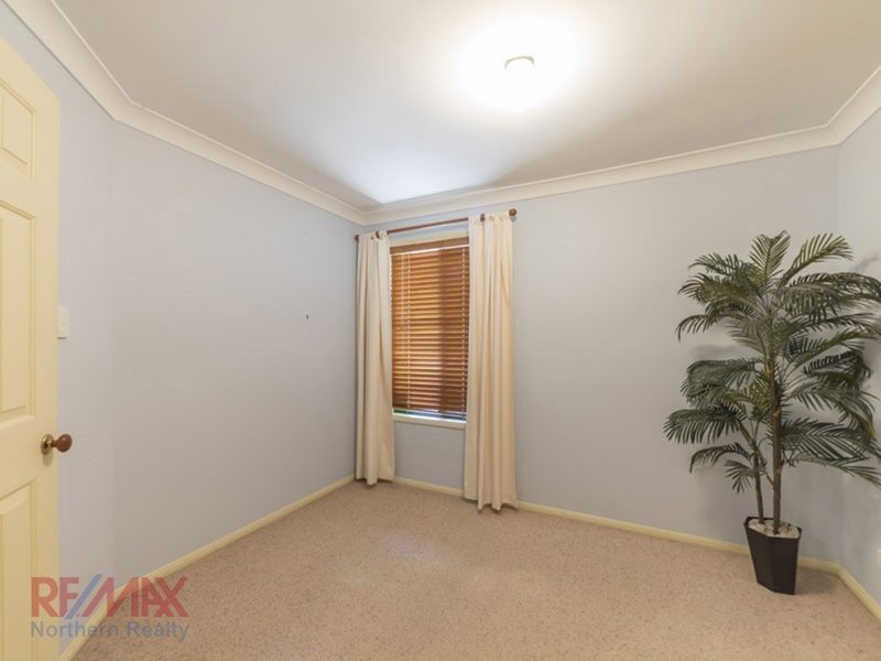 Photo - 24 Valencia Court, Eatons Hill QLD 4037 - Image 11