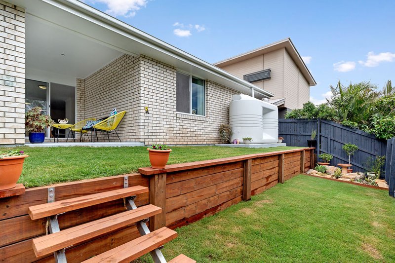 Photo - 24 Valentine Circuit, Augustine Heights QLD 4300 - Image 8