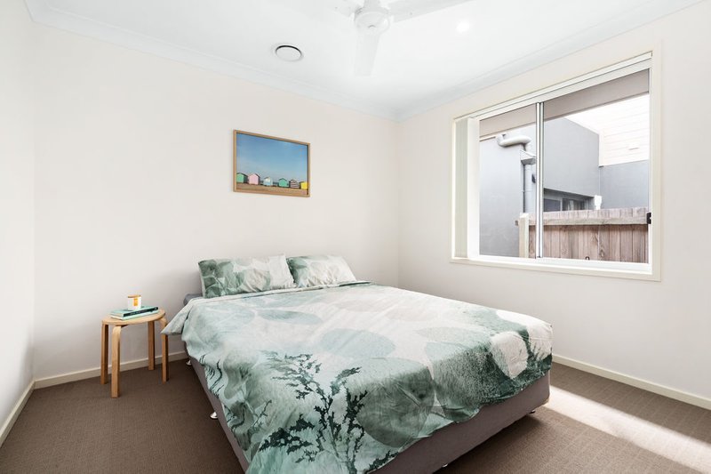 Photo - 24 Valentine Circuit, Augustine Heights QLD 4300 - Image 12