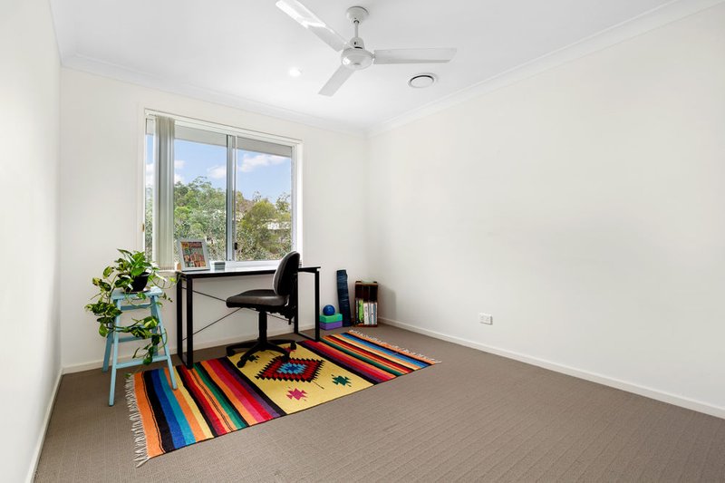 Photo - 24 Valentine Circuit, Augustine Heights QLD 4300 - Image 14