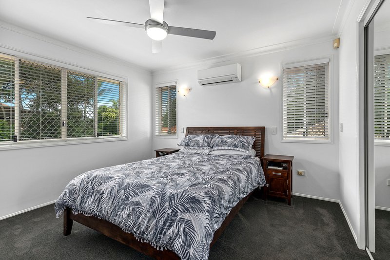 Photo - 24 Van Dyke Crescent, Mcdowall QLD 4053 - Image 13