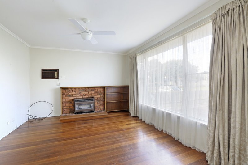 Photo - 24 Vermont Avenue, Corio VIC 3214 - Image 2