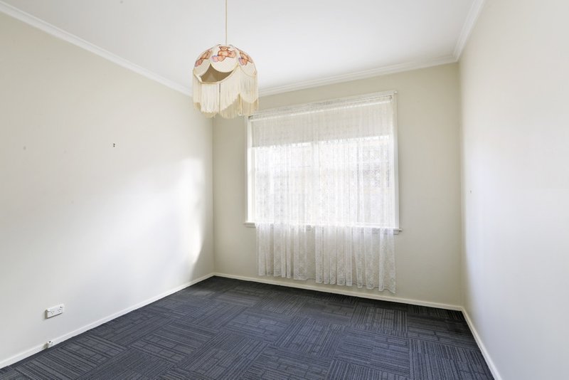 Photo - 24 Vermont Avenue, Corio VIC 3214 - Image 6