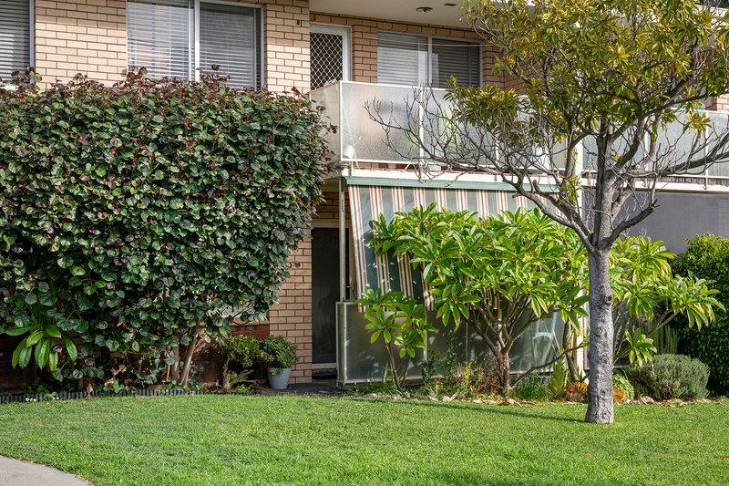 Photo - 2/4 Villiers Street, Yokine WA 6060 - Image 1