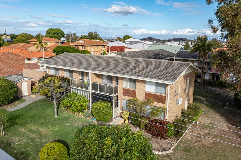 Photo - 2/4 Villiers Street, Yokine WA 6060 - Image 17